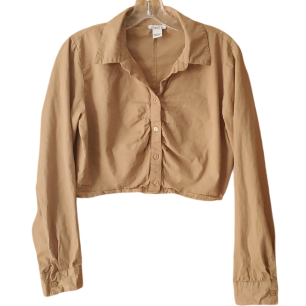 Rue 21 Womans Tan Cropped Buttondown Ruched Long Sleeve Shirt Size‎ Large